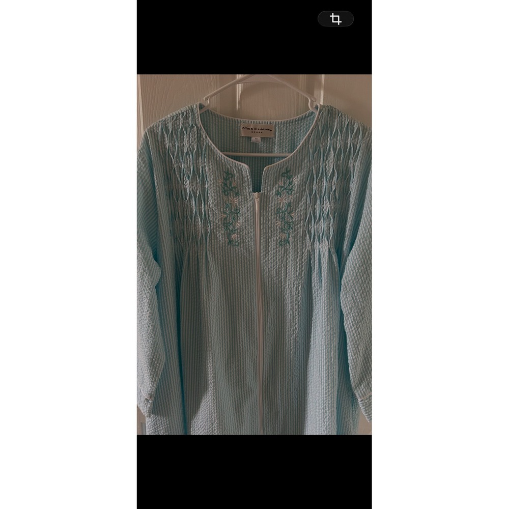 Miss Elaine Woman Seersucker Robe 1X Blue White Striped Zip Front Smocked Floral